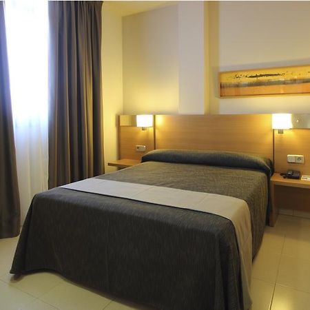 Aqua Hotel Nostre Mar Apartments ปิเนดาเดมาร์ ภายนอก รูปภาพ