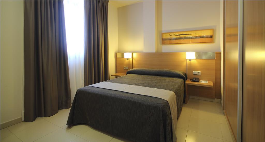 Aqua Hotel Nostre Mar Apartments ปิเนดาเดมาร์ ภายนอก รูปภาพ