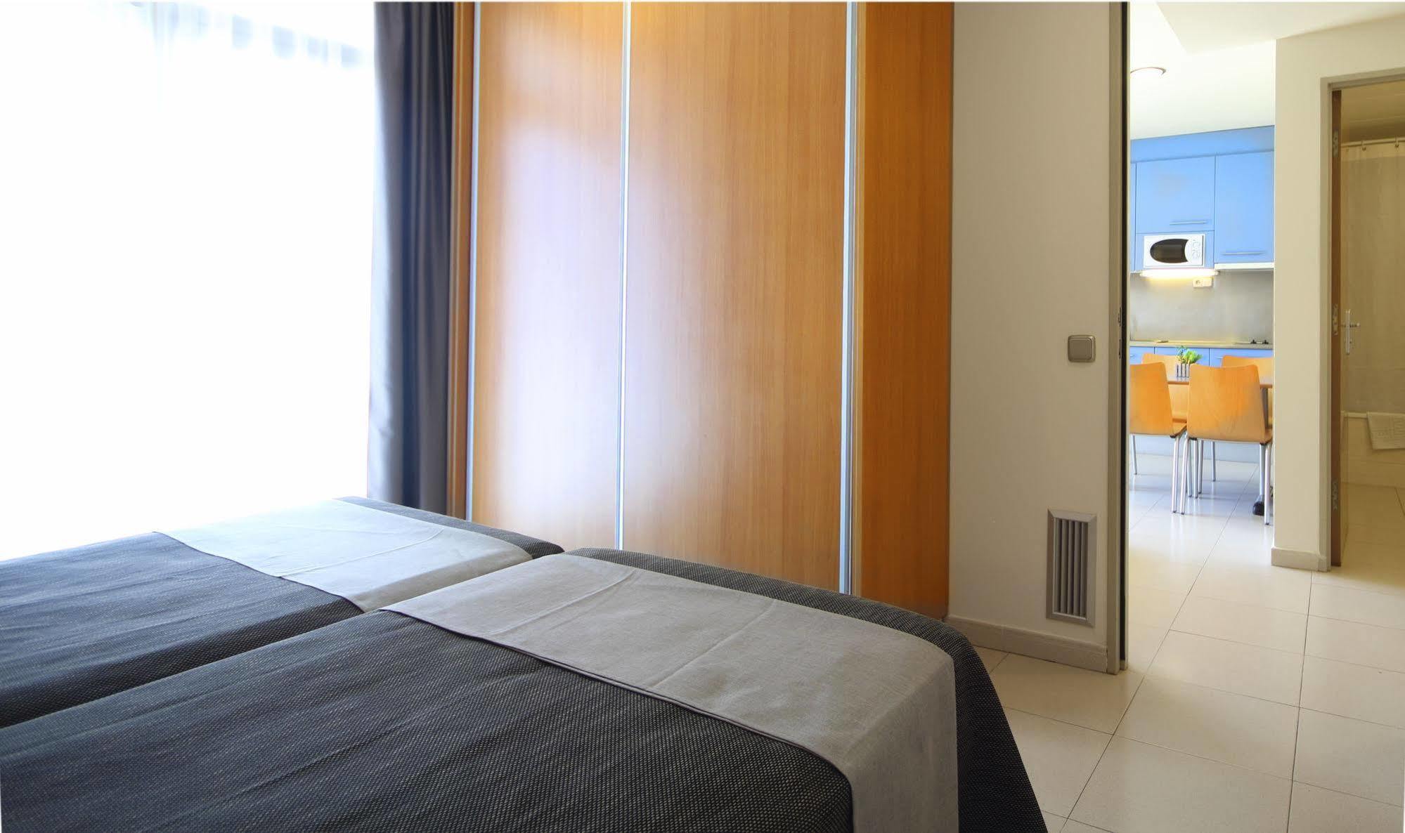 Aqua Hotel Nostre Mar Apartments ปิเนดาเดมาร์ ภายนอก รูปภาพ